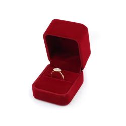 Red Velvet Jewelry Box with Round Corners – Elegant Ring & Earrings Case