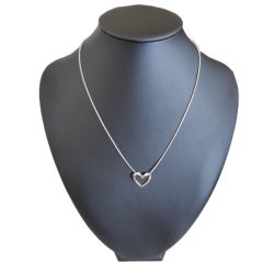 Fine snake chain necklace with twisted heart – zinc alloy